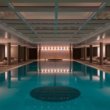 Piscina interna image description